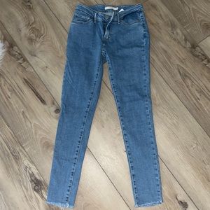 Levi skinny jeans